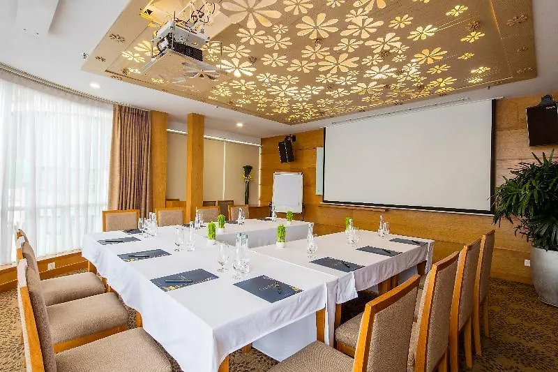 Paradise Saigon Boutique Hotel & Spa Хошимин